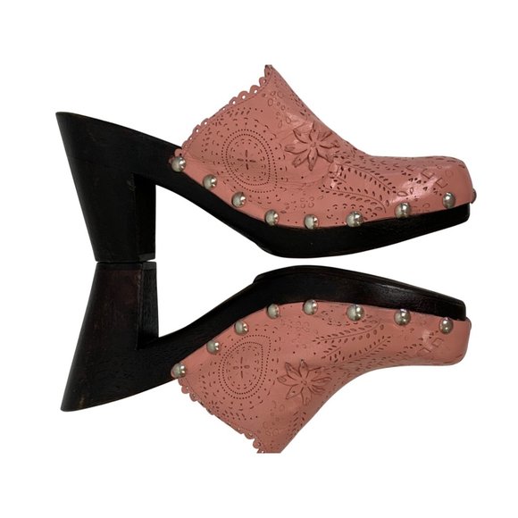 9B Vince Camuto Pink Leather Studded Clogs Mules Wooden Heels Floral Cutout - Picture 10 of 13
